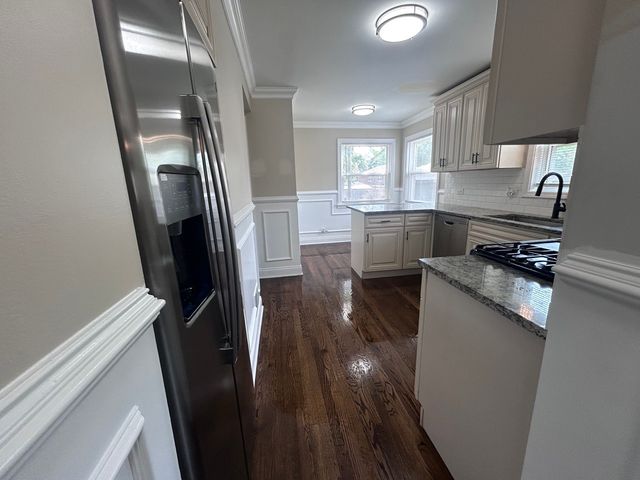 12211 S Lafayette Avenue, Chicago, IL 60628
