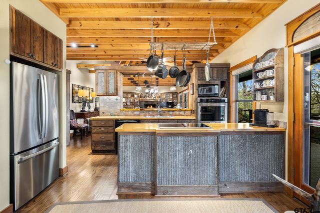 249 South Shore Dr, Scroggins, TX 75480