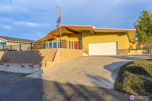 61 NE Pelican Place, Moses Lake, WA 98837