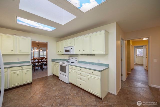 61 NE Pelican Place, Moses Lake, WA 98837