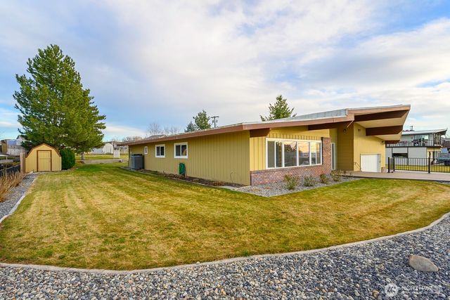 61 NE Pelican Place, Moses Lake, WA 98837
