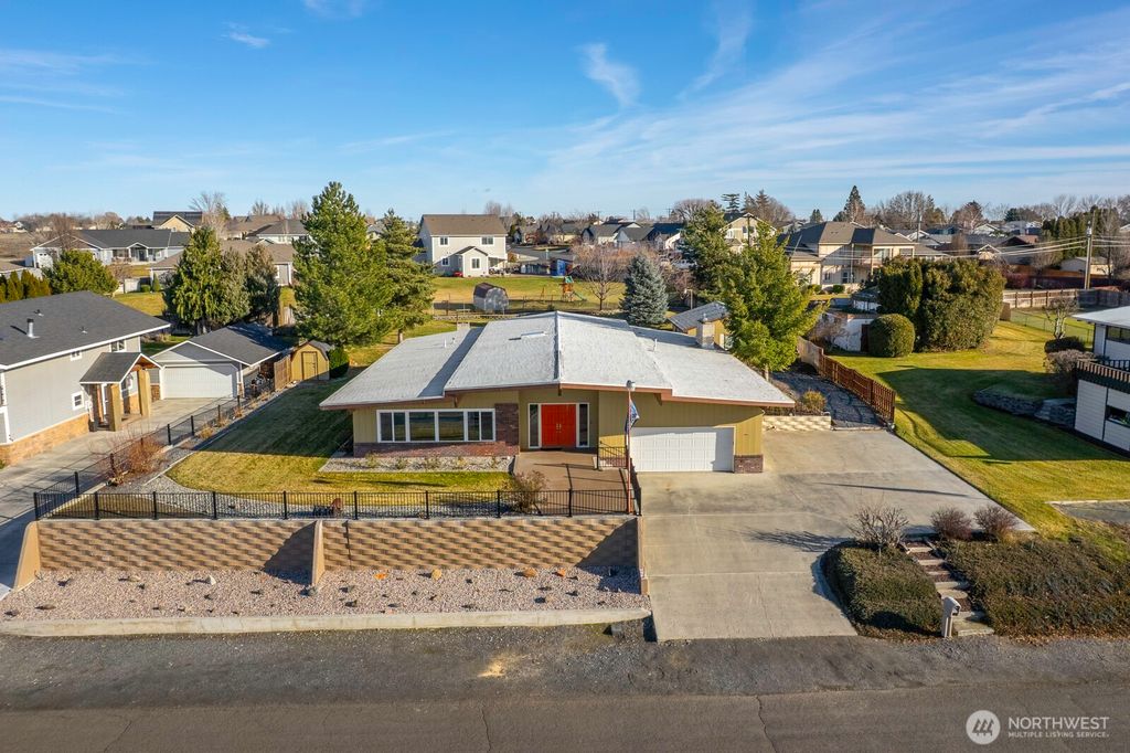 61 NE Pelican Place, Moses Lake, WA 98837