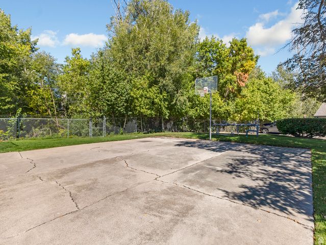 4570 S WOODDUCK LN, Millcreek, UT 84117