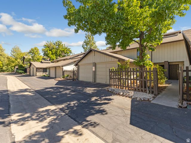 4570 S WOODDUCK LN, Millcreek, UT 84117