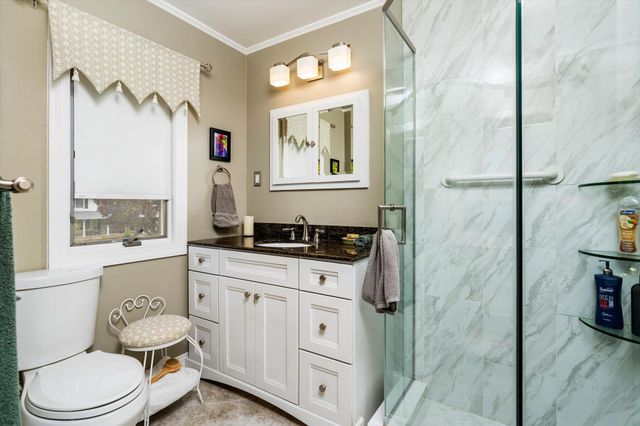 5 RAY DWIER DR, Hamilton, NJ 08690