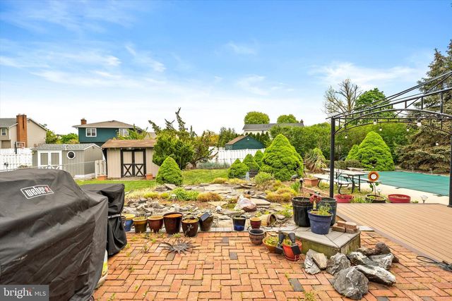 5 RAY DWIER DR, Hamilton, NJ 08690