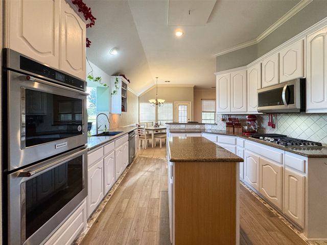 14001 Zippo Way, Fort Worth, TX 76052