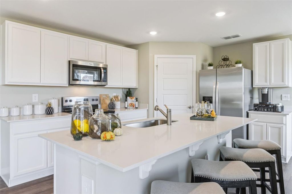 Image 6 of property listing at 5132 PENELOPE TRAIL, Lakeland, FL 33811