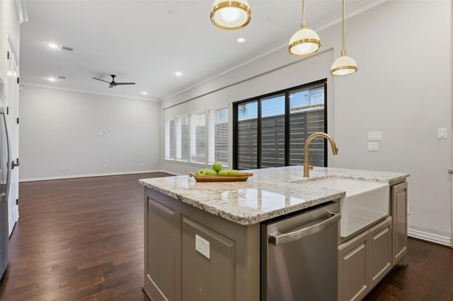 1917 Potomac Drive C, Houston, TX 77057