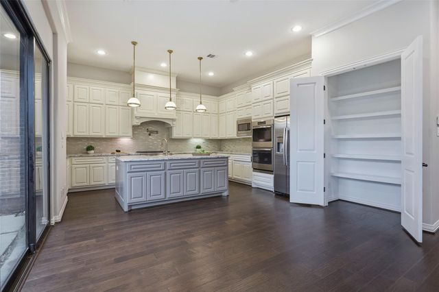 1917 Potomac Drive C, Houston, TX 77057