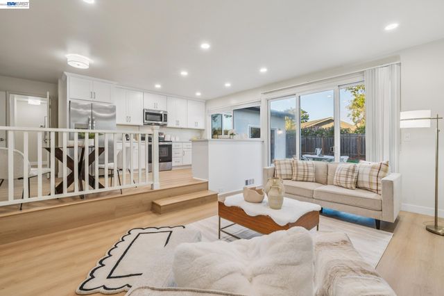 9802 Davona Dr, San Ramon, CA 94583