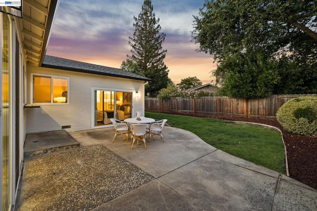 9802 Davona Dr, San Ramon, CA 94583