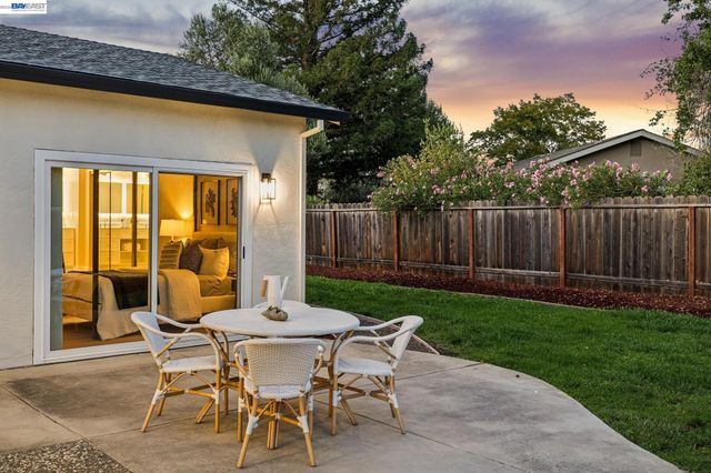 9802 Davona Dr, San Ramon, CA 94583