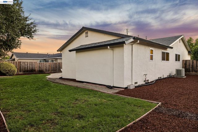 9802 Davona Dr, San Ramon, CA 94583