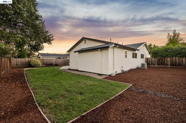 9802 Davona Dr, San Ramon, CA 94583