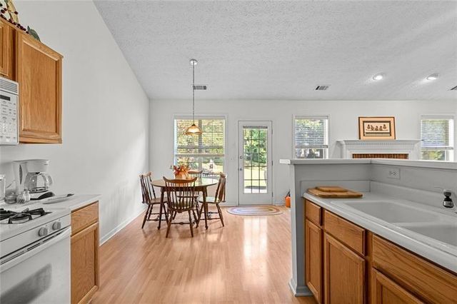 107 Quail Run, Acworth, GA 30101
