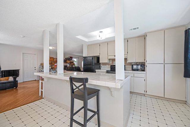 6201 Coyle Ave, Carmichael, CA 95608