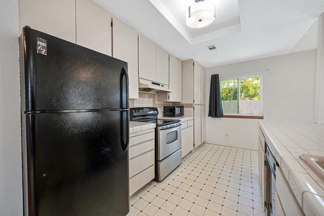 6201 Coyle Ave, Carmichael, CA 95608