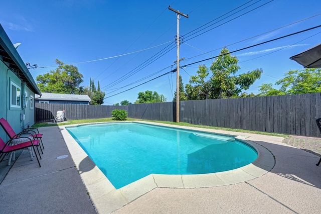 6201 Coyle Ave, Carmichael, CA 95608