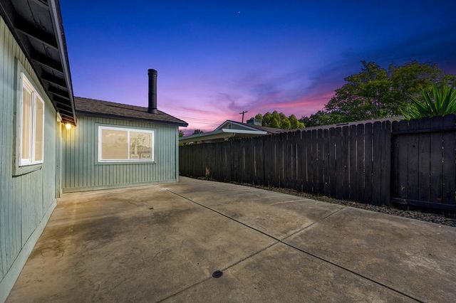 6201 Coyle Ave, Carmichael, CA 95608