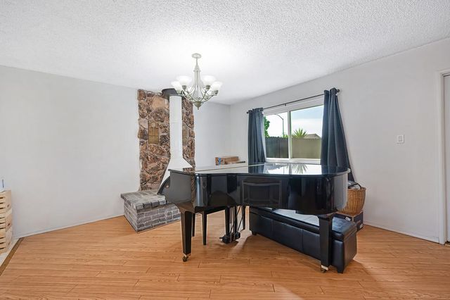 6201 Coyle Ave, Carmichael, CA 95608