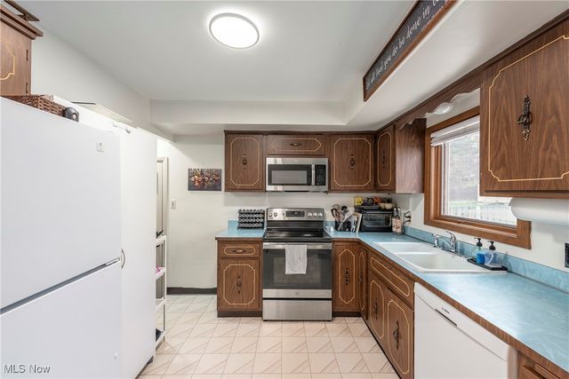 7406 Meadow Lane, Parma, OH 44134