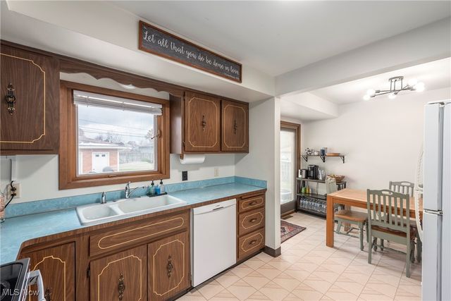 7406 Meadow Lane, Parma, OH 44134