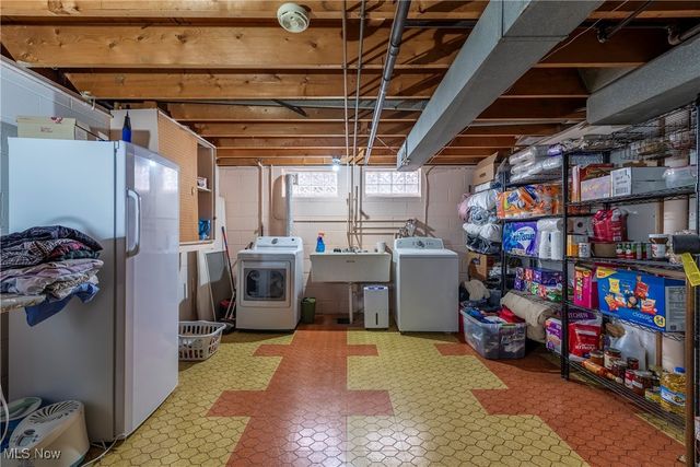 7406 Meadow Lane, Parma, OH 44134