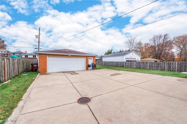 7406 Meadow Lane, Parma, OH 44134