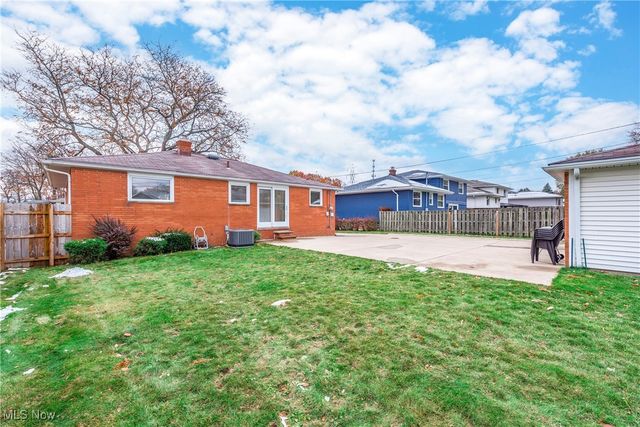 7406 Meadow Lane, Parma, OH 44134