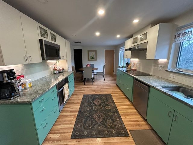 5 Old Shade St, Lexington, MA 02421