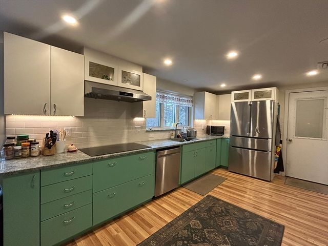 5 Old Shade St, Lexington, MA 02421