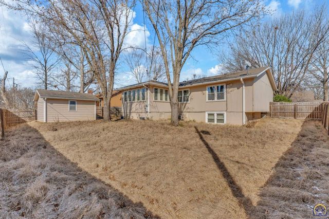 3131 SW Belle AVE, Topeka, KS 66614