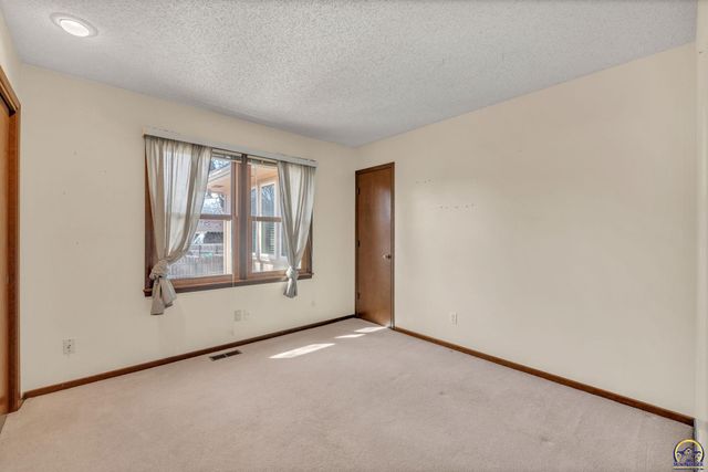 3131 SW Belle AVE, Topeka, KS 66614