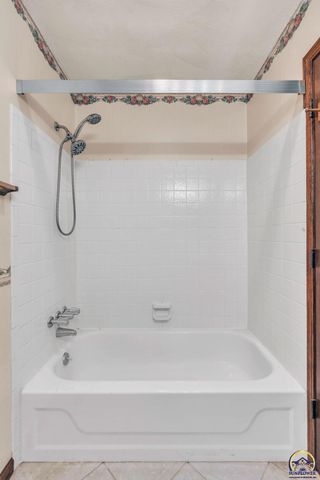 3131 SW Belle AVE, Topeka, KS 66614