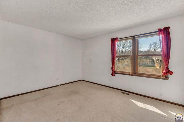 3131 SW Belle AVE, Topeka, KS 66614