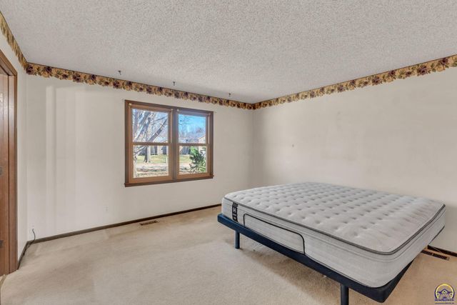 3131 SW Belle AVE, Topeka, KS 66614