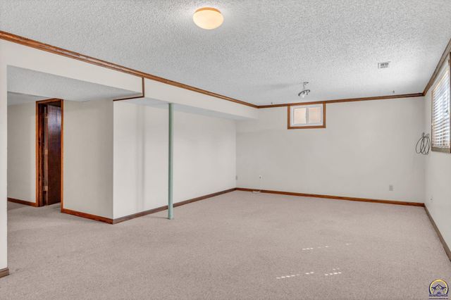 3131 SW Belle AVE, Topeka, KS 66614