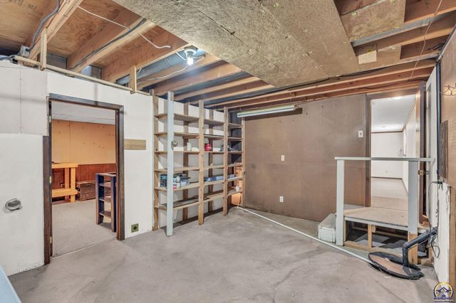 3131 SW Belle AVE, Topeka, KS 66614