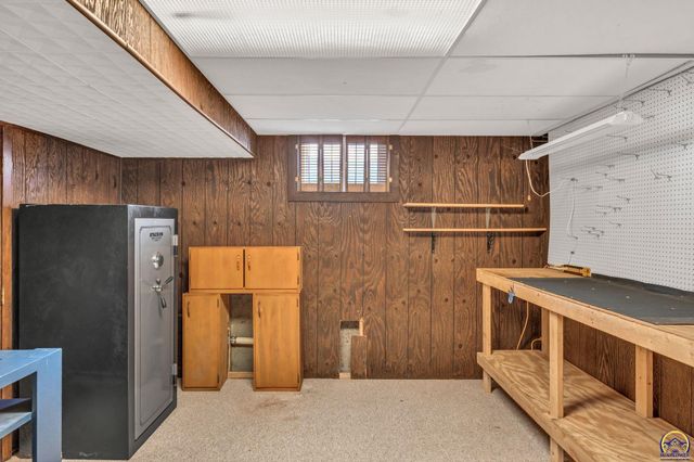 3131 SW Belle AVE, Topeka, KS 66614