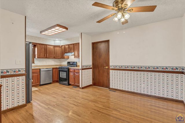 3131 SW Belle AVE, Topeka, KS 66614