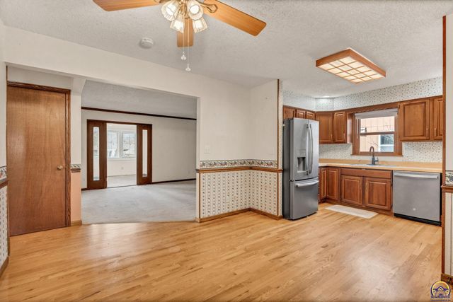 3131 SW Belle AVE, Topeka, KS 66614