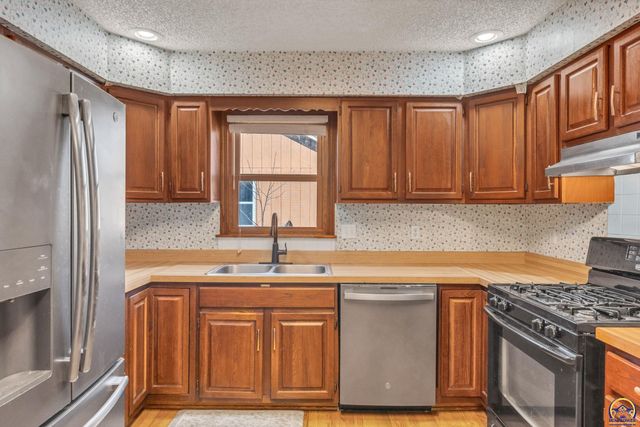 3131 SW Belle AVE, Topeka, KS 66614