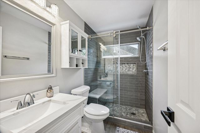 2040 Lodge Crest Court, League City, TX 77573