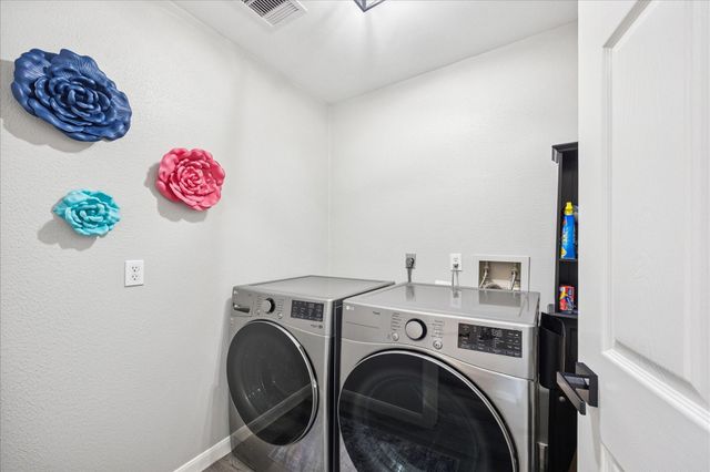 2040 Lodge Crest Court, League City, TX 77573