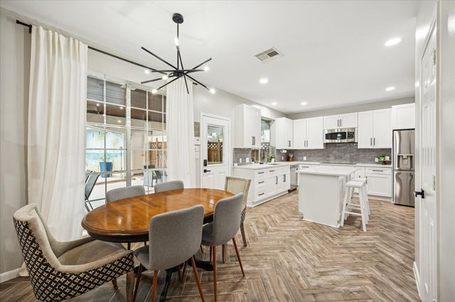 2040 Lodge Crest Court, League City, TX 77573