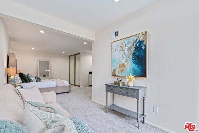 17253 Palisades Circle, Los Angeles, CA 90272