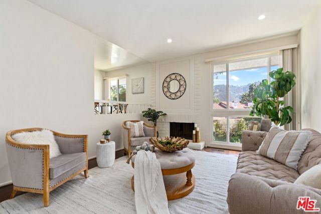 17253 Palisades Circle, Los Angeles, CA 90272