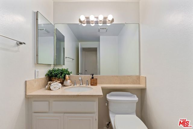 17253 Palisades Circle, Los Angeles, CA 90272