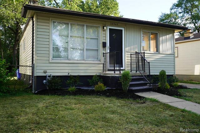28945 Oakwood Street, Inkster, MI 48141